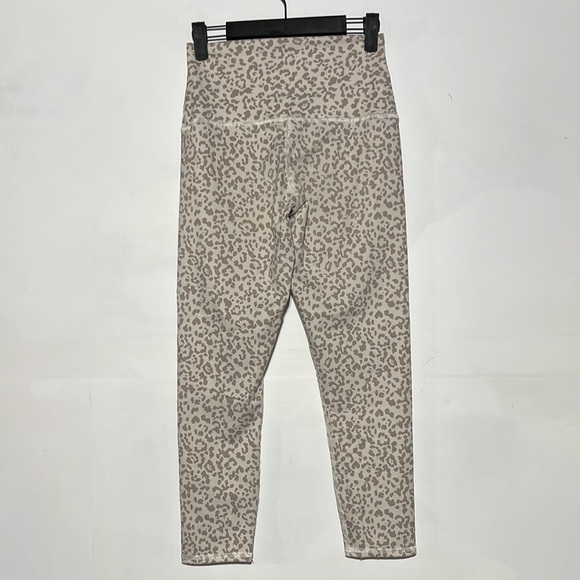 Evolution and Creation High Rise Mia Cream Leopard Leggings Size Small - Picture 5 of 6